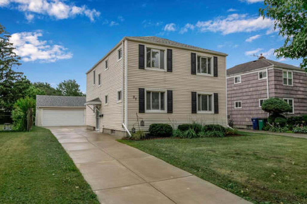 Gorgeous 2 Queen Bedroom Lower Apartment In North Buffalo With Free Driveway Parking Екстериор снимка