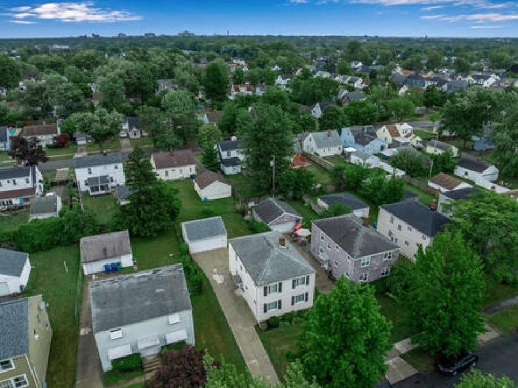 Gorgeous 2 Queen Bedroom Lower Apartment In North Buffalo With Free Driveway Parking Екстериор снимка