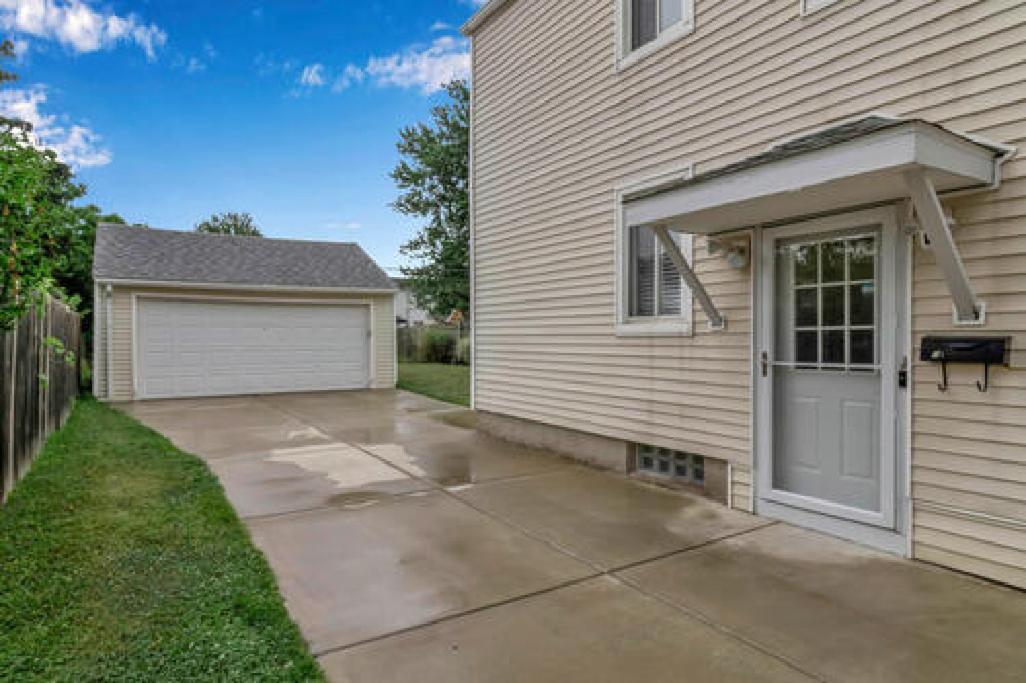 Gorgeous 2 Queen Bedroom Lower Apartment In North Buffalo With Free Driveway Parking Екстериор снимка